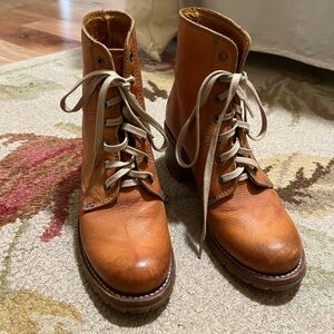 Frye Sabrina 6G Lace Up Boots